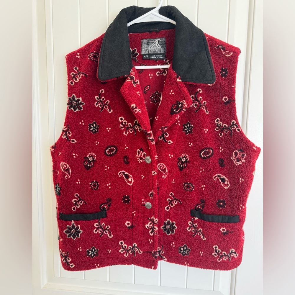 Vintage Tsunami Red Paisley Fleece Vest with Black Collar